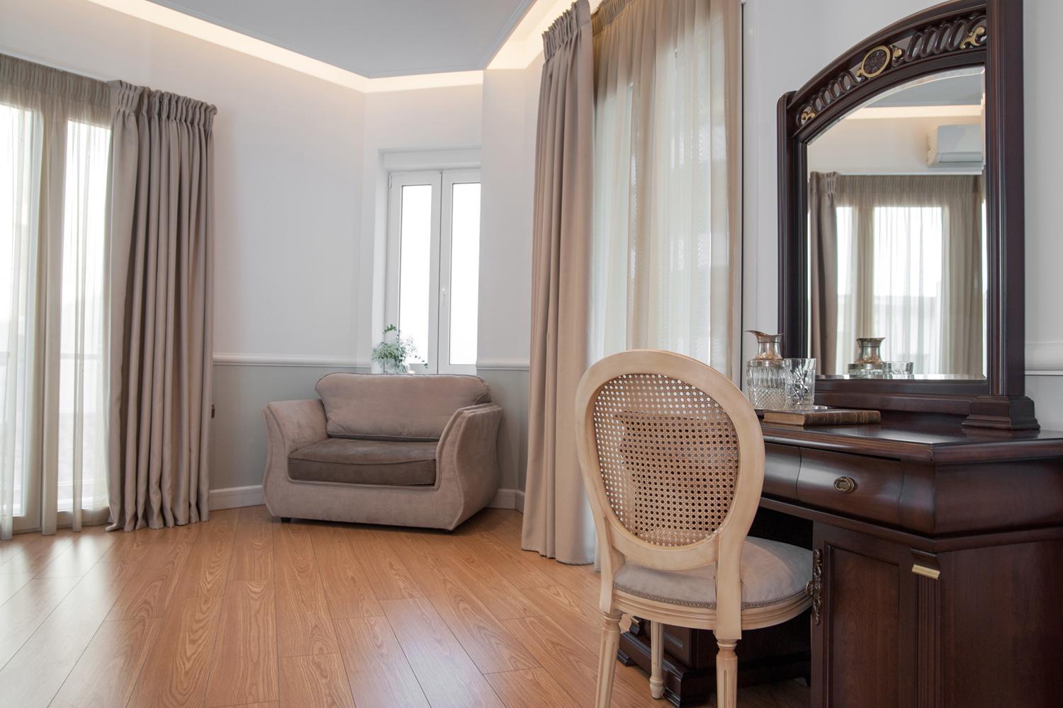 Acropolis Ami Boutique